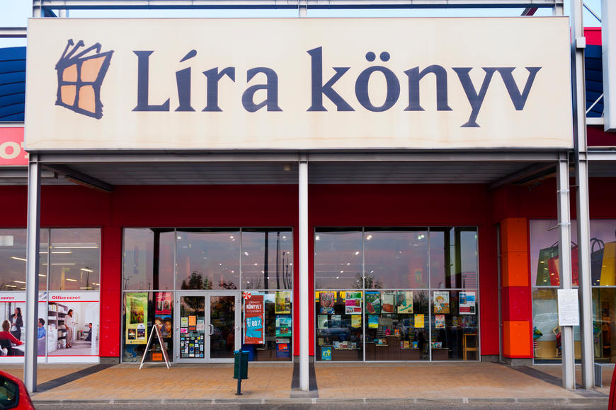 LÍRA KÖNYV LÍRA KÖNYV